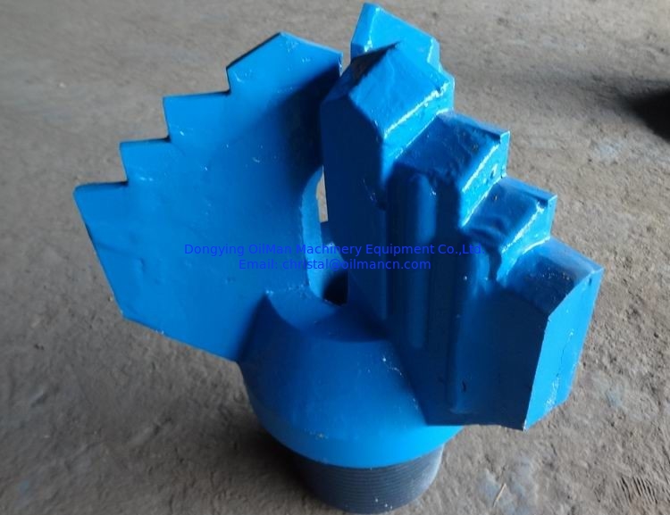 3 Φτερά PDC Drag Bits Νερό Πυρήνα γεωτρήσεις Bit Tungsten Carbide Insert Drag Bit